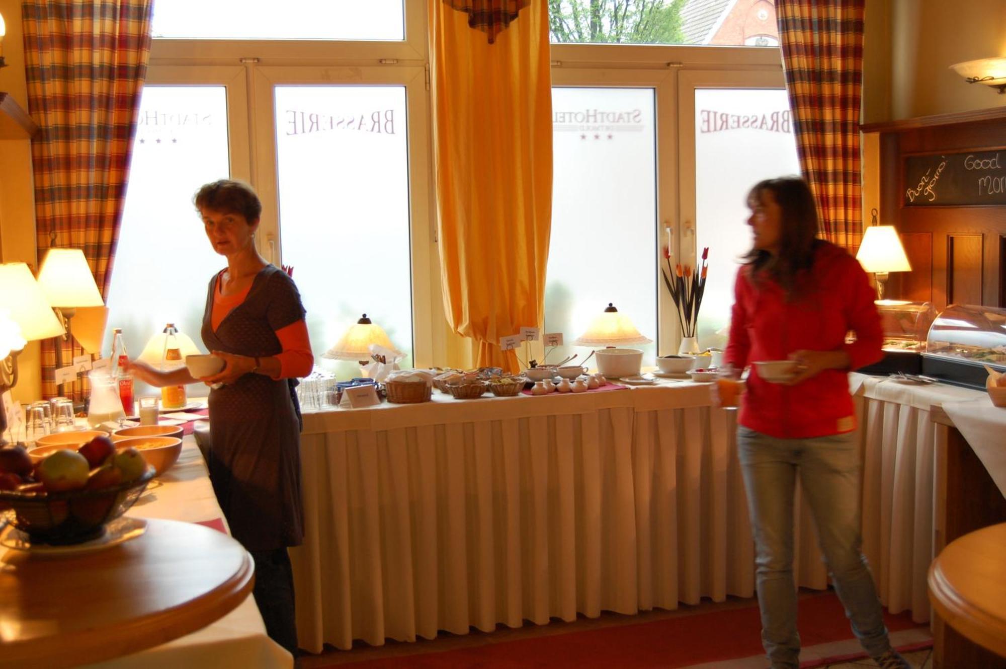 Stadthotel Детмольд Екстер'єр фото