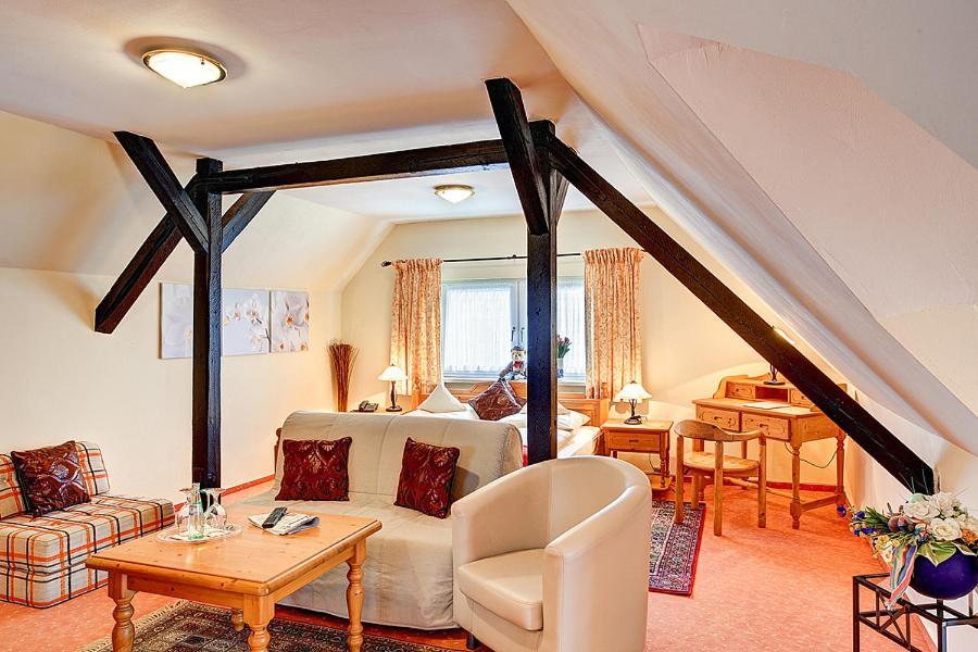 Stadthotel Детмольд Екстер'єр фото