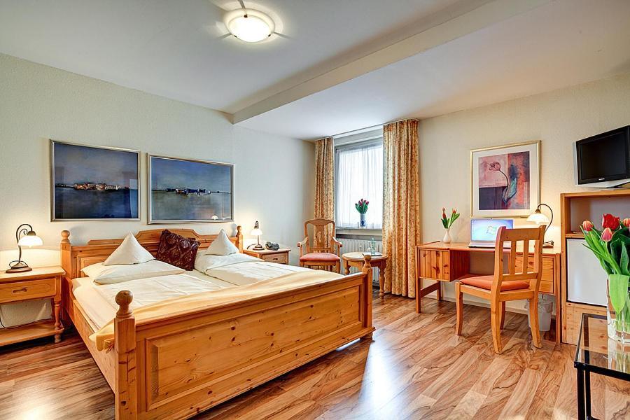 Stadthotel Детмольд Екстер'єр фото