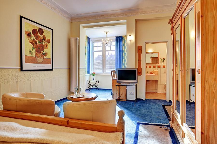 Stadthotel Детмольд Екстер'єр фото