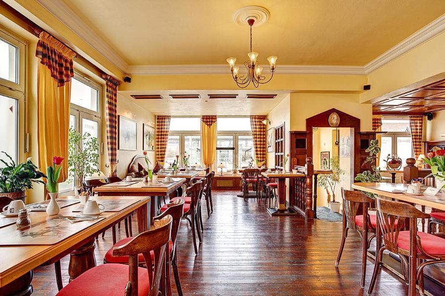 Stadthotel Детмольд Екстер'єр фото